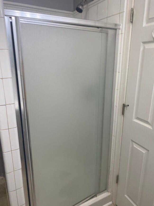 Building Photo - 564 King St