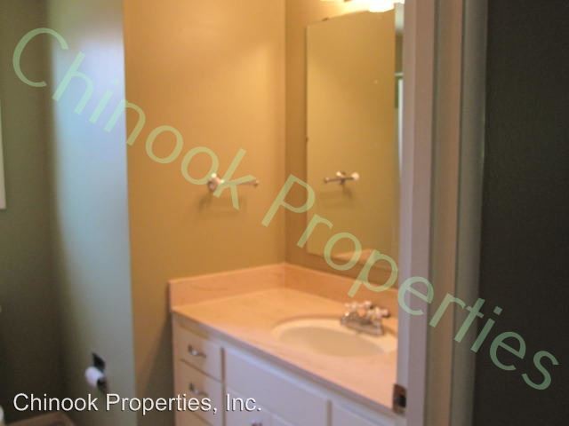 Building Photo - 3 br, 1.5 bath House - 2350 Lillian St