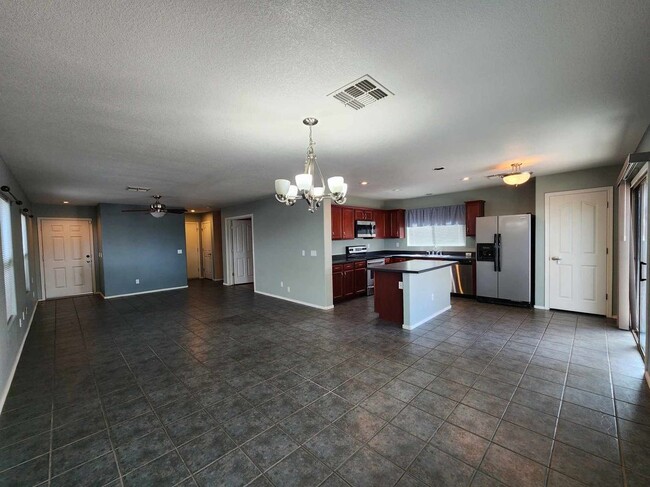 Building Photo - 40443 W Helen Ct