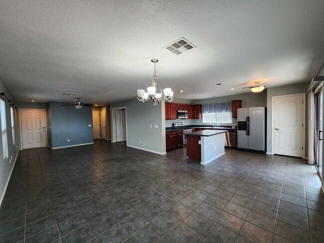 Foto del edificio - 40443 W Helen Ct