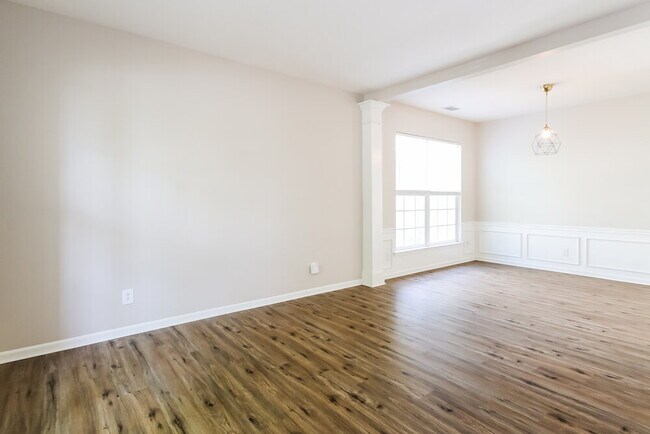 Building Photo - 8909 Lyleton Ln