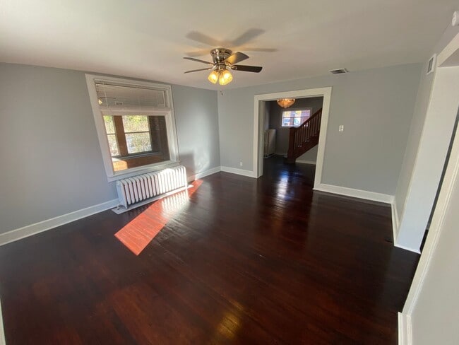 Building Photo - Large, Three-Bedroom Home in Devou Park