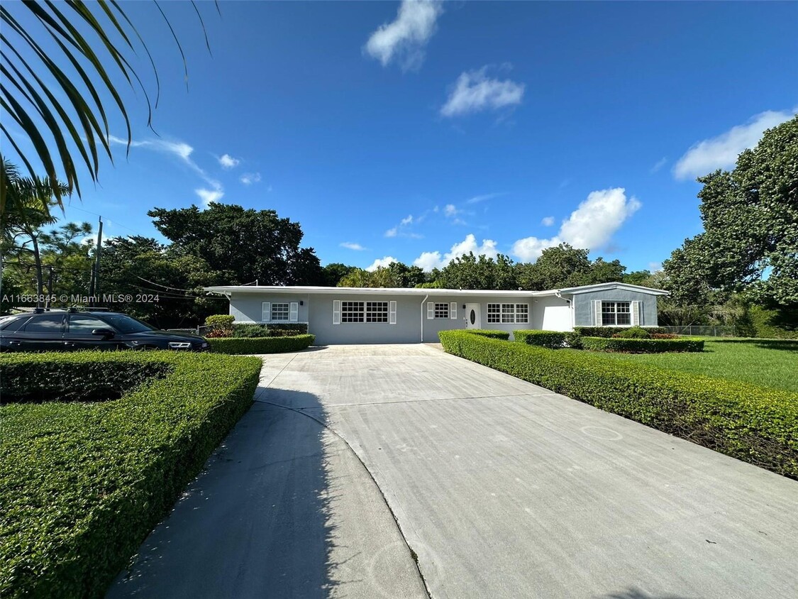 Foto principal - 9411 SW 112th St