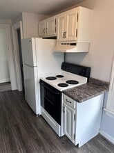 Building Photo - 941 E Broadway