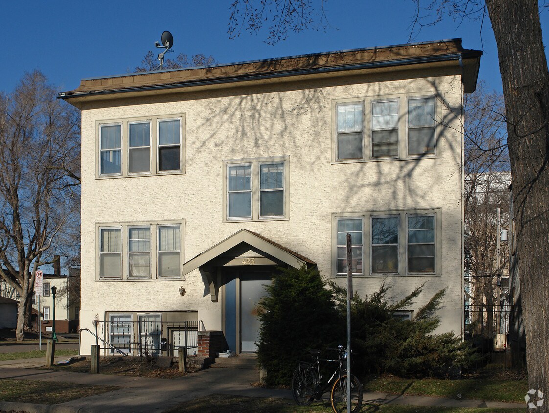 Building Photo - 423 Fry St