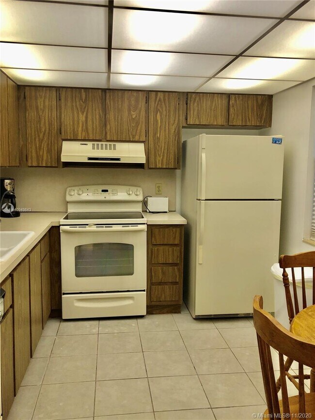 Building Photo - 131 SE 3rd Ave