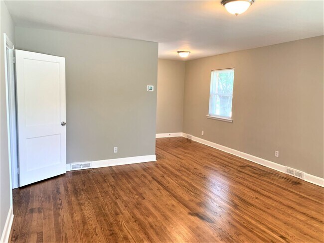 Foto del edificio - 408 N Mendenhall St