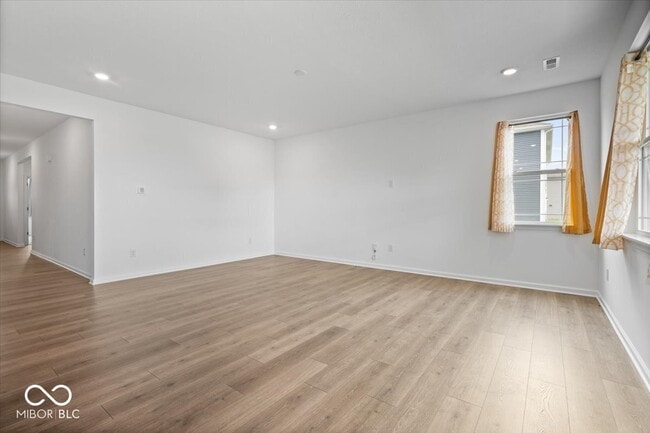 Building Photo - 2285 Pne Vly Dr