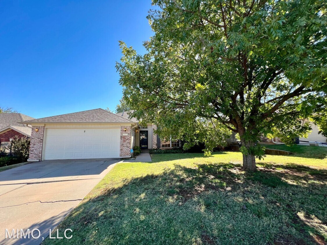 4 br, 2 bath House 2216 SE 5th St House Rental in Moore, OK