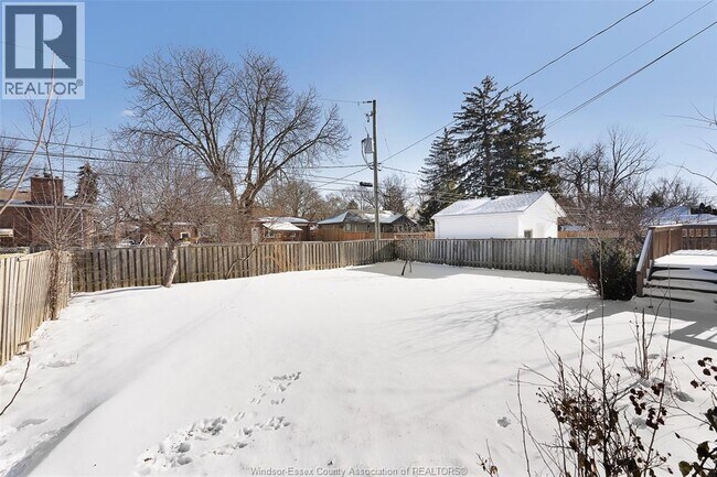 Photo du bâtiment - 2428 Westminster Blvd