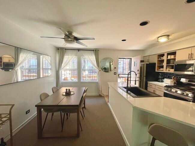 Foto del edificio - 1007 E 61st St
