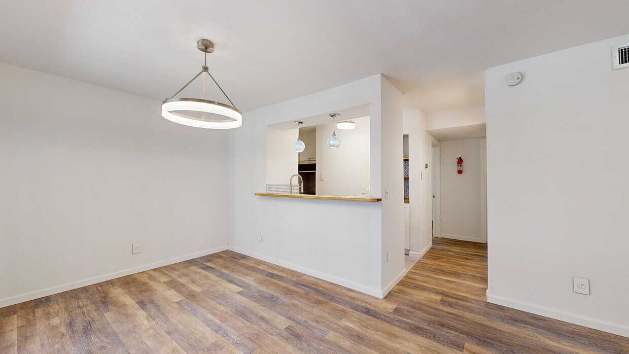 Photo - Gaslight Square Apartments