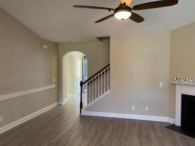 Building Photo - 158 Ridge Point Dr.