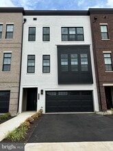 Building Photo - 22272 Rivanna Shore Terrace