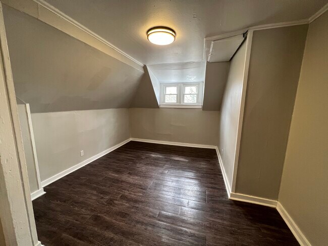 Foto del edificio - 3901 Rookwood Ave