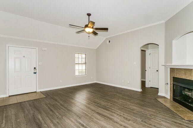 Foto del edificio - 1609 Sawmill Creek Ln