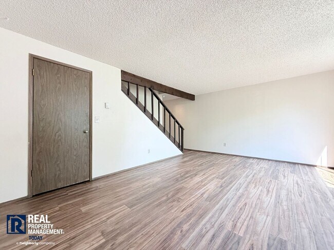 Foto del edificio - 1815-1815 54th St Ct E