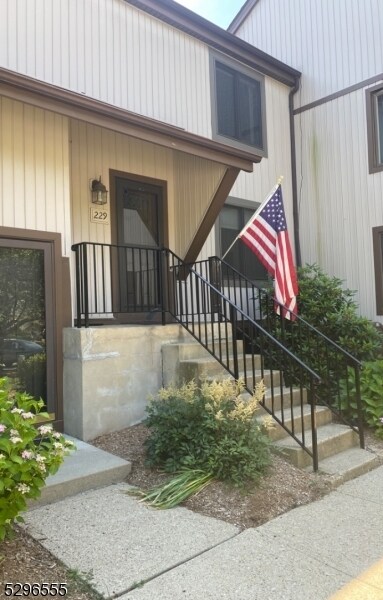 Primary Photo - 13229 Dell Pl