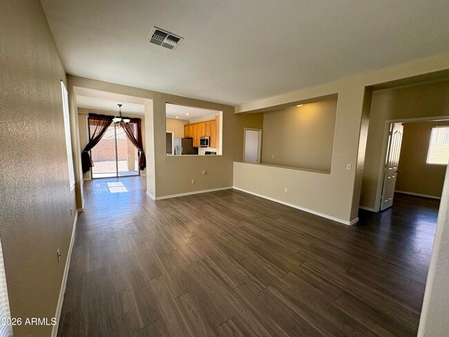 Foto del edificio - 17021 W Rimrock St