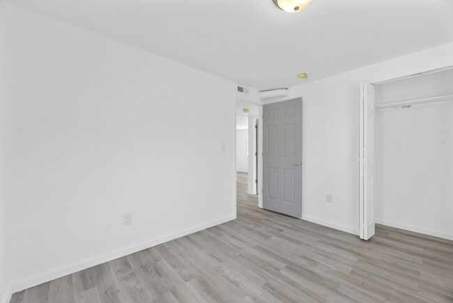 Foto del edificio - ARKAD APARTMENT (449 BARNETT)