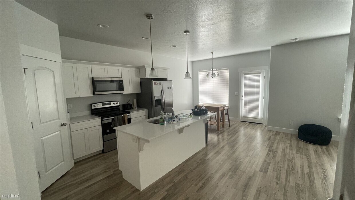 16188 S Truss Dr, Bluffdale, UT 84065 Townhome Rentals in Bluffdale