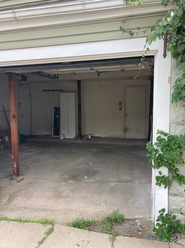 Building Photo - 154 Water St