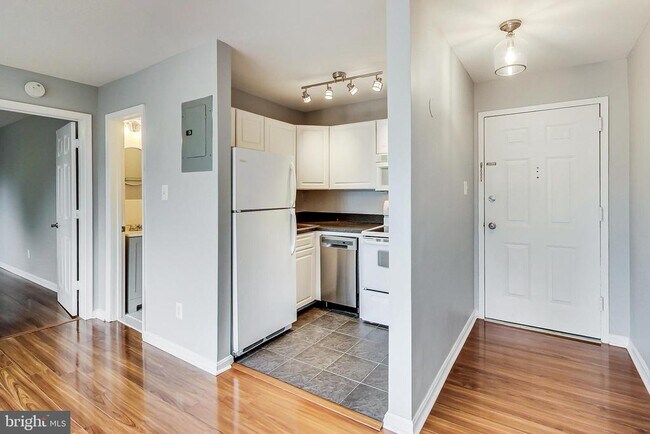 Foto del edificio - 604 Longfellow St NW
