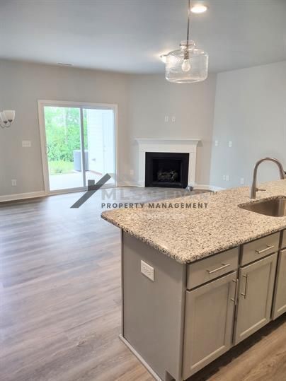 Foto del edificio - 127 McDowell Ln