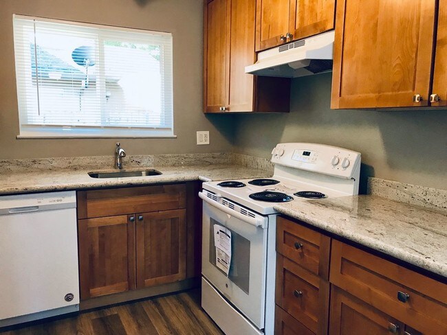 Building Photo - 934 Santa Alicia Dr