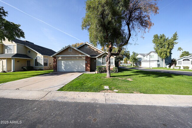 Foto del edificio - 214 S Rush Cir E