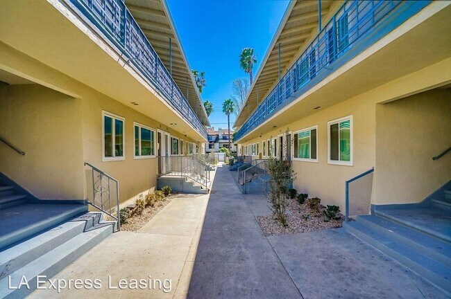 Foto del edificio - 629-633 W Hyde Park Blvd