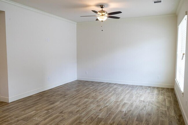 Building Photo - 2606 Appian Way
