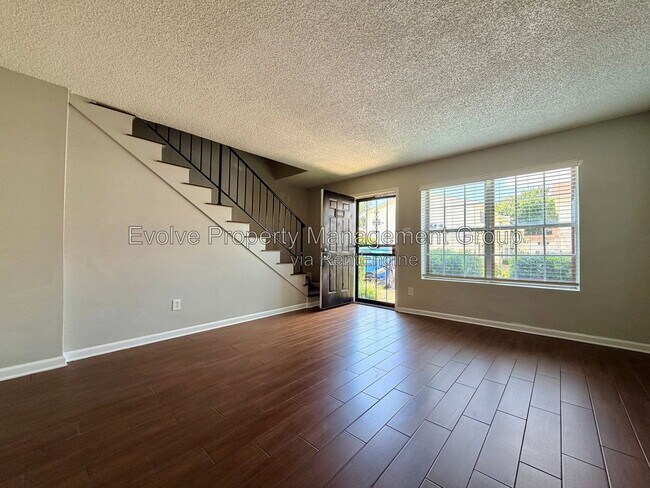 Building Photo - 684 Hobbs Dr
