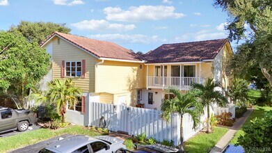 Building Photo - 232 Seabreeze Cir