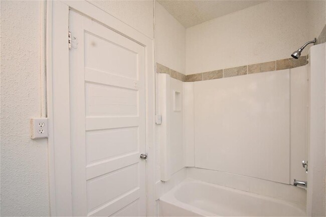 Building Photo - 4506 Avenue P 1/2