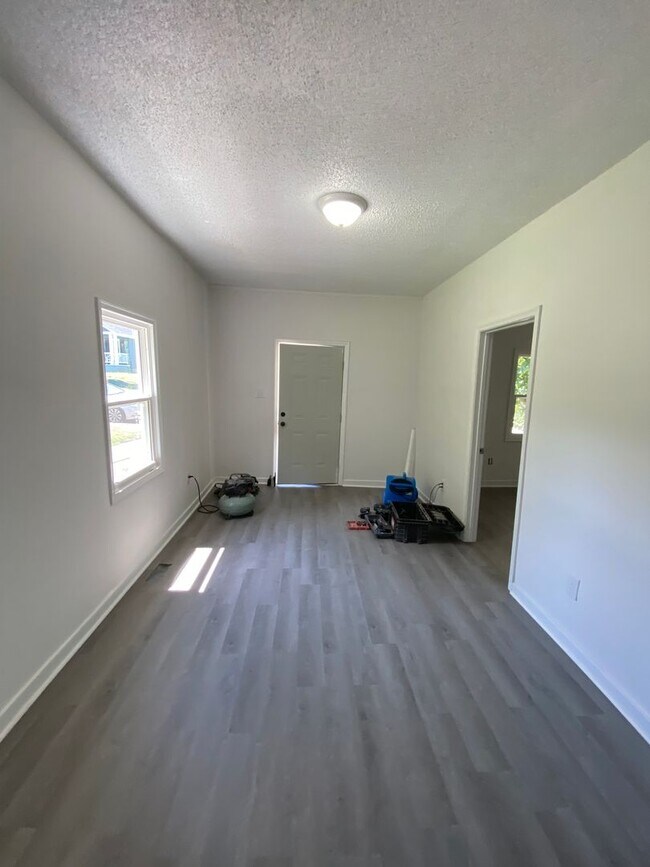 Foto del edificio - Renovated 3 bedroom home in Petersburg ava...