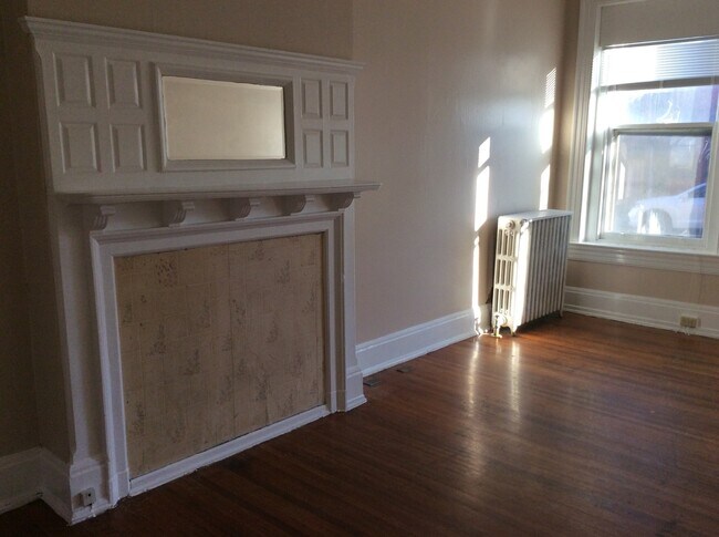 Foto del edificio - 1st Floor 2 Bedroom Apartment in York City SD