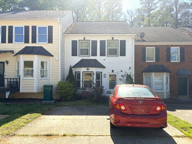 Foto del edificio - 1330 Poplar Pointe SE