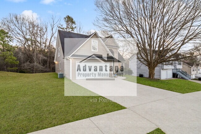 Foto del edificio - 382 Summer Hill Cir
