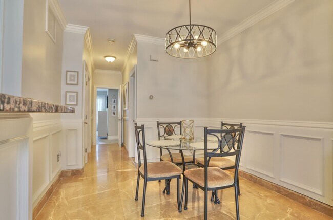 Foto del edificio - 7706 Marine Rd