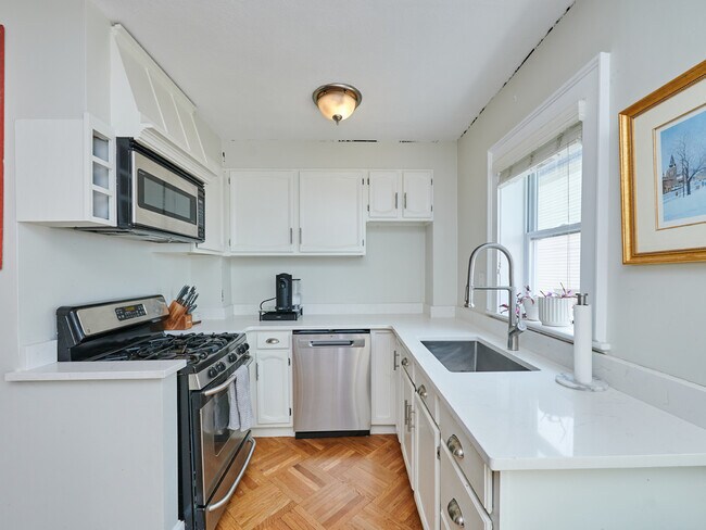 Building Photo - 37 G St