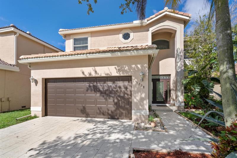 Foto principal - 5228 NW 112th Terrace
