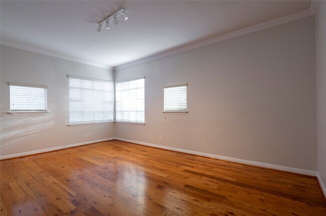 Foto del edificio - 4004 Montrose Blvd