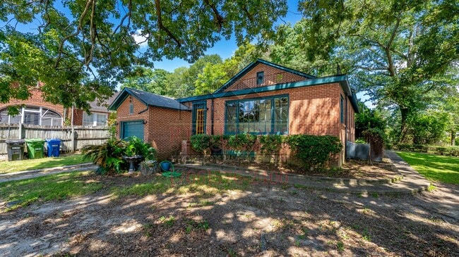 Building Photo - 3105 Woodlawn Ave