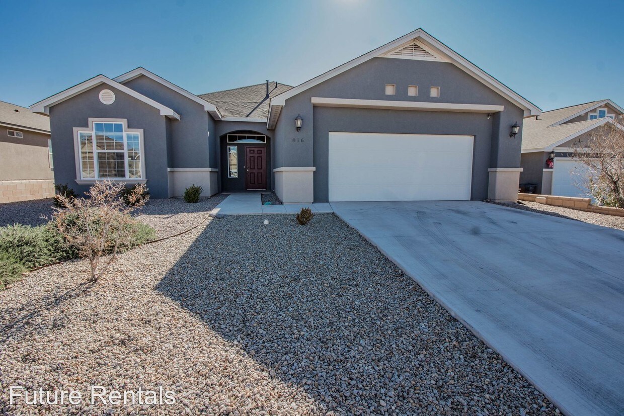 Foto principal - 4 br, 3 bath House - 816 Shiprock