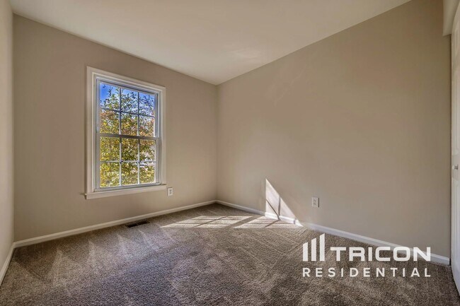 Foto del edificio - 337 Wye Mill Ct