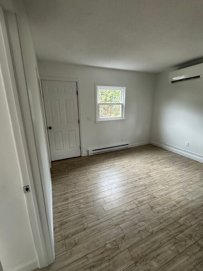 Foto del edificio - 100 Main St