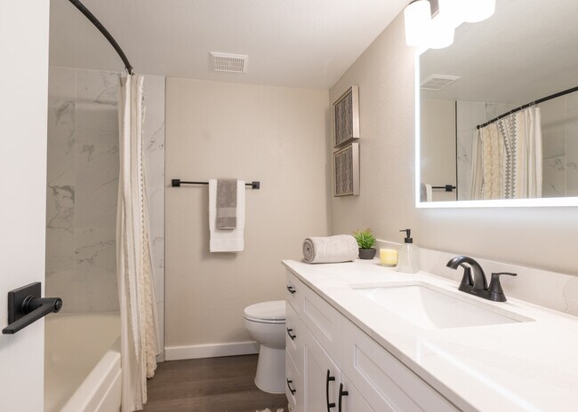 Foto del edificio - Highpoint Creek Apartments