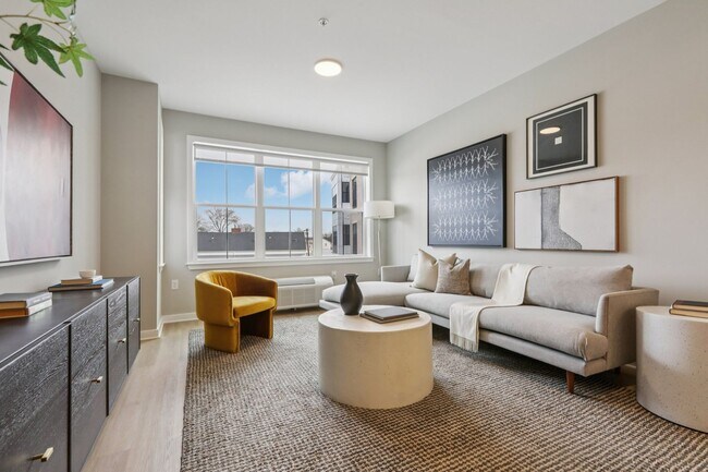 Building Photo - Experience Luxurious Living at CENTURION Union Center