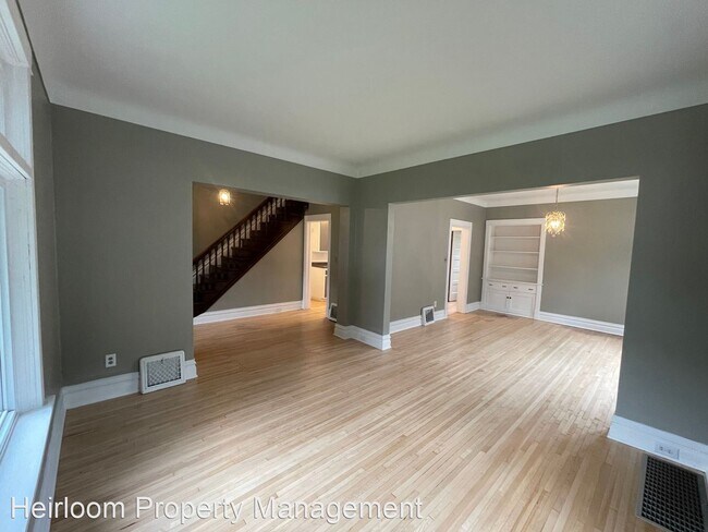 Building Photo - 3 br, 1 bath House - 3726 Grand Ave